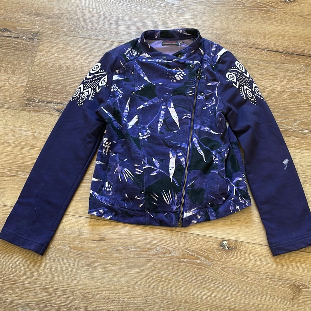 catimini jacket size 8 in good conditions (designed in France)